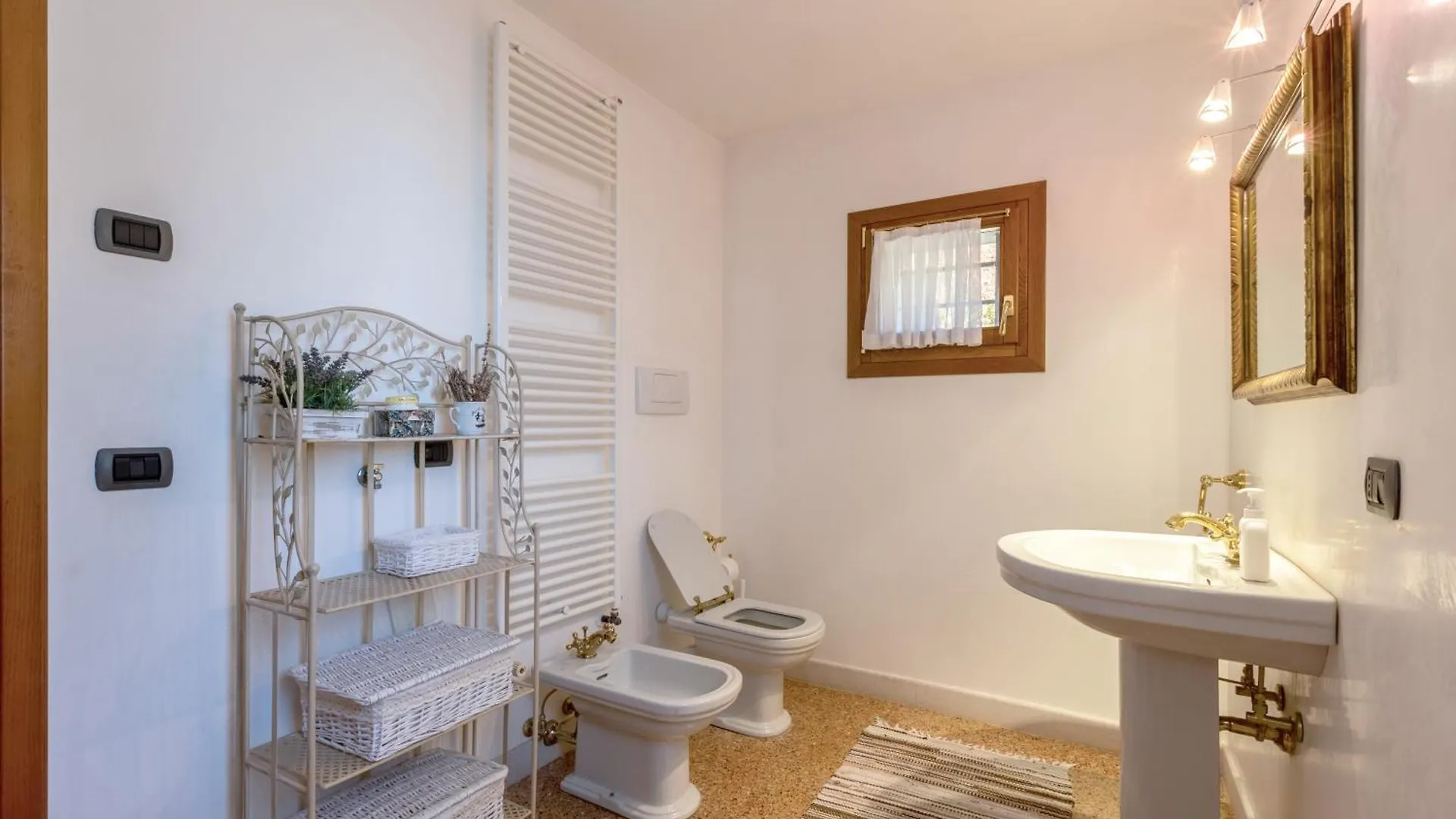 Holiday House Petrarca 아르쿠아타 페트라르카 펜션